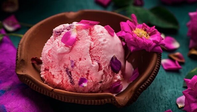 Сладолед од роза