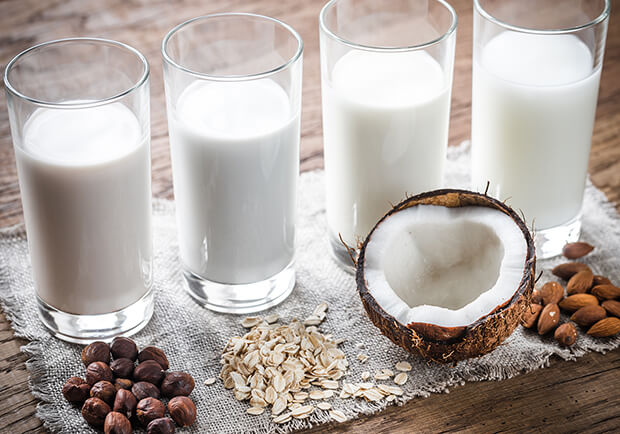 Млеко и млечен напиток не е исто – знаете ли што купувате?