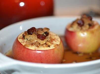 Есенски десерт: Полнети печени јаболка
